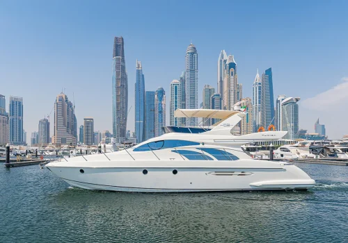 Luxury on the water, redefined with the Azimut 50ft Luna